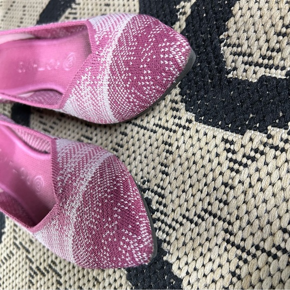 Pink patterned Rothys point 8.5 - Picture 2 of 5